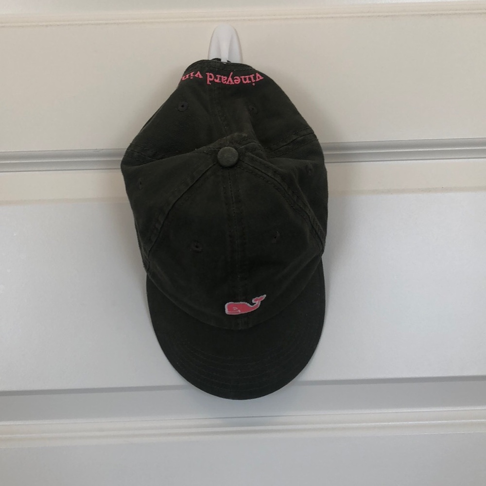 Vinyard Vines dark green hat